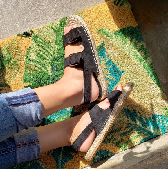 Price firm/The Julieta// black buckle strap sandal - Picture 6 of 6